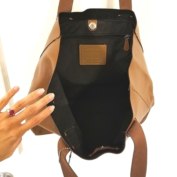 Coach Purse - Picture 4 of 6